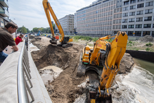 910595 Gezicht op de werkzaamheden ten behoeve van het opnieuw aanleggen van de Stadsbuitengracht te Utrecht, ter ...